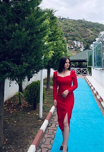 Kırmızı abiye elbise