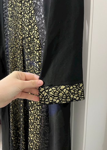 Siyah Yılan Desenli Uzun V Yaka Balık Elbise - Görsel 4