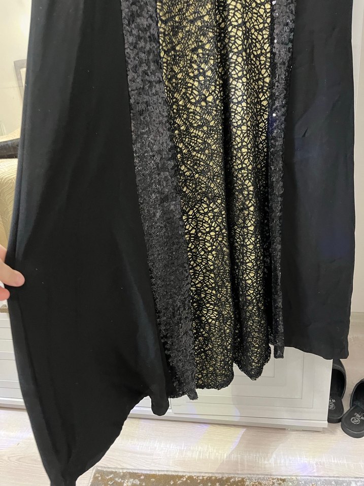 Siyah Yılan Desenli Uzun V Yaka Balık Elbise - Görsel 5