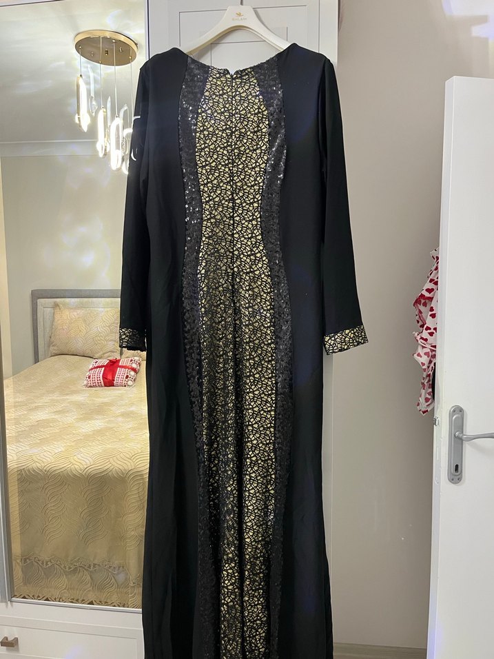 Siyah Yılan Desenli Uzun V Yaka Balık Elbise - Görsel 2