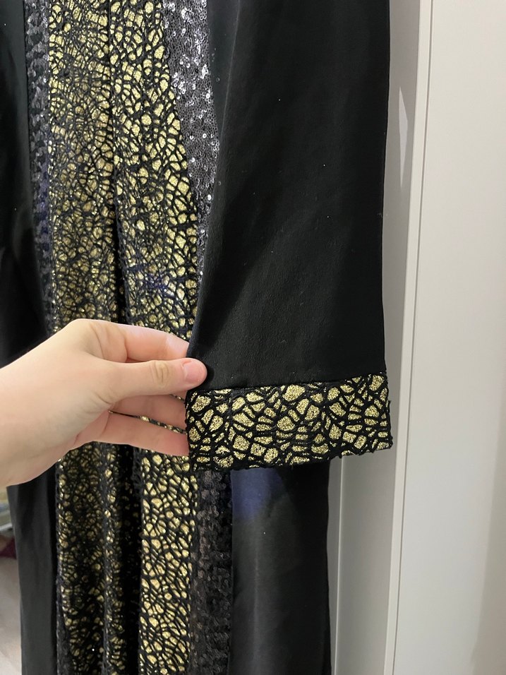 Siyah Yılan Desenli Uzun V Yaka Balık Elbise - Görsel 4