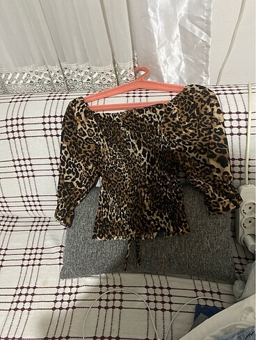 Leoparlı bluz