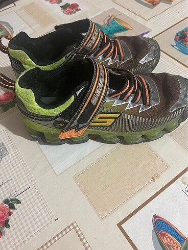 32 Beden Skechers erkek çocuk spor ayakkabı