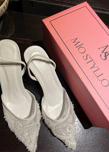 38 Beden Dantel İşlemeli Beyaz Stiletto Gelin Ayakkabısı