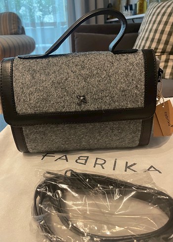 Fabrika Sik Gri Kece Omuz Cantasi