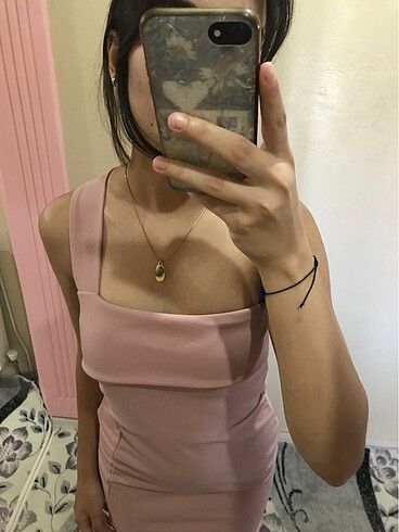 Missguided toz pembe elbise