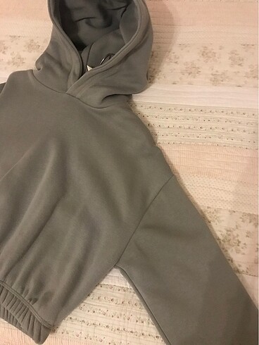 Sweatshirt crop
