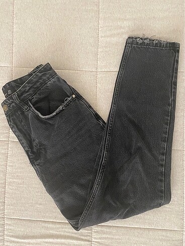 34 Beden Karol Siyah mom jean