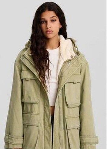 Bershka yeşil kürklü mont