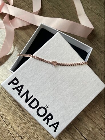 Pandora su yolu