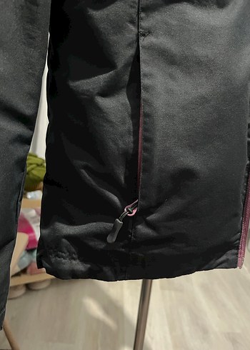 Yüksek Yakalı Siyah Kadın Mont - Görsel 5