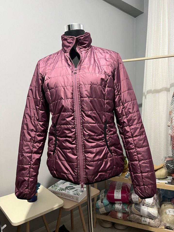 Yüksek Yakalı Siyah Kadın Mont - Görsel 2