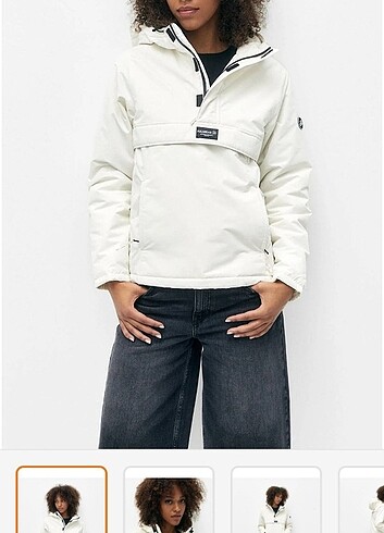 Pull Bear Kanguru Mont