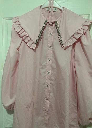 Pembe Fırfırlı Yakalı Uzun Kollu Gömlek