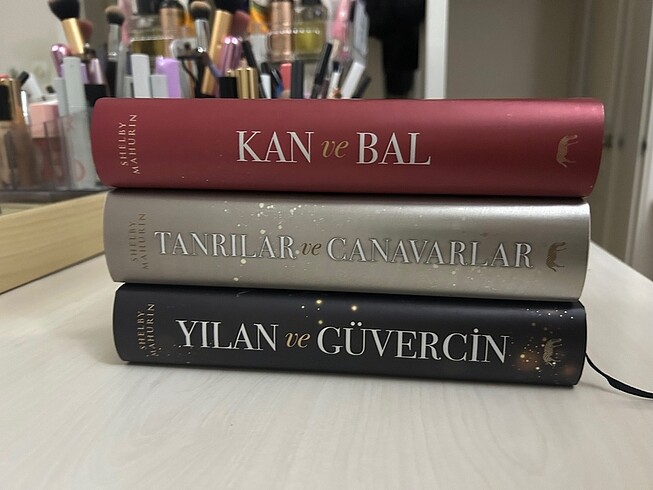  Yılan ve Güvercin Serisi 3 Kitap-Shelby Mahurin (Ciltli)