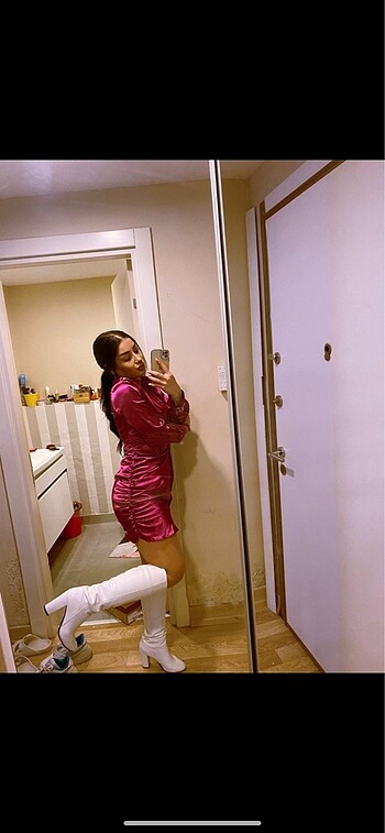 Saten pembe elbise