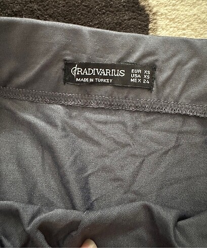 Stradivarius uzun yırtmaçlı etek