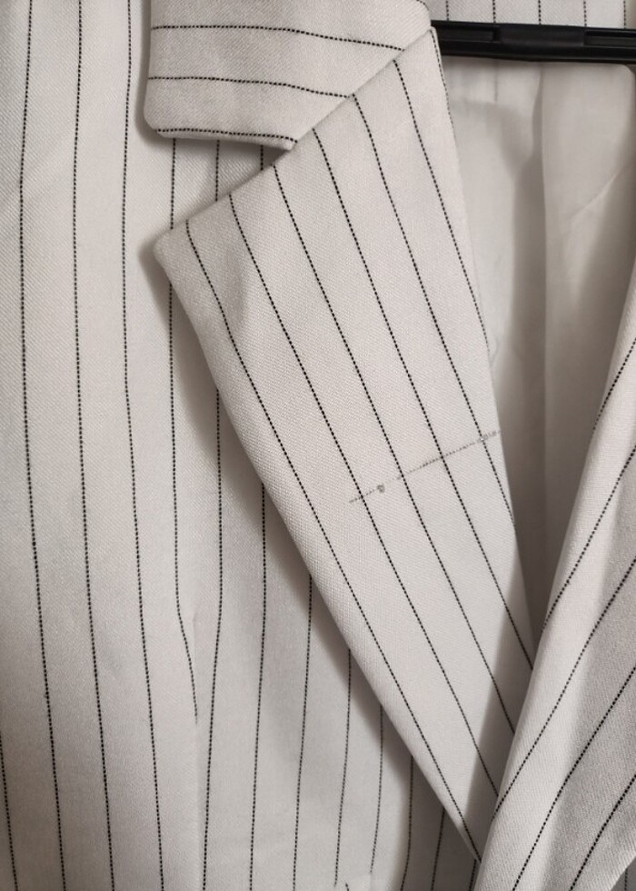 Siyah çizgili beyaz blazer ceket - Görsel 4
