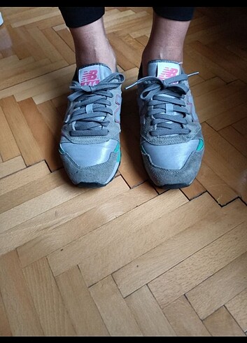 37 Beden gri Renk Newbalance spor ayakkabı