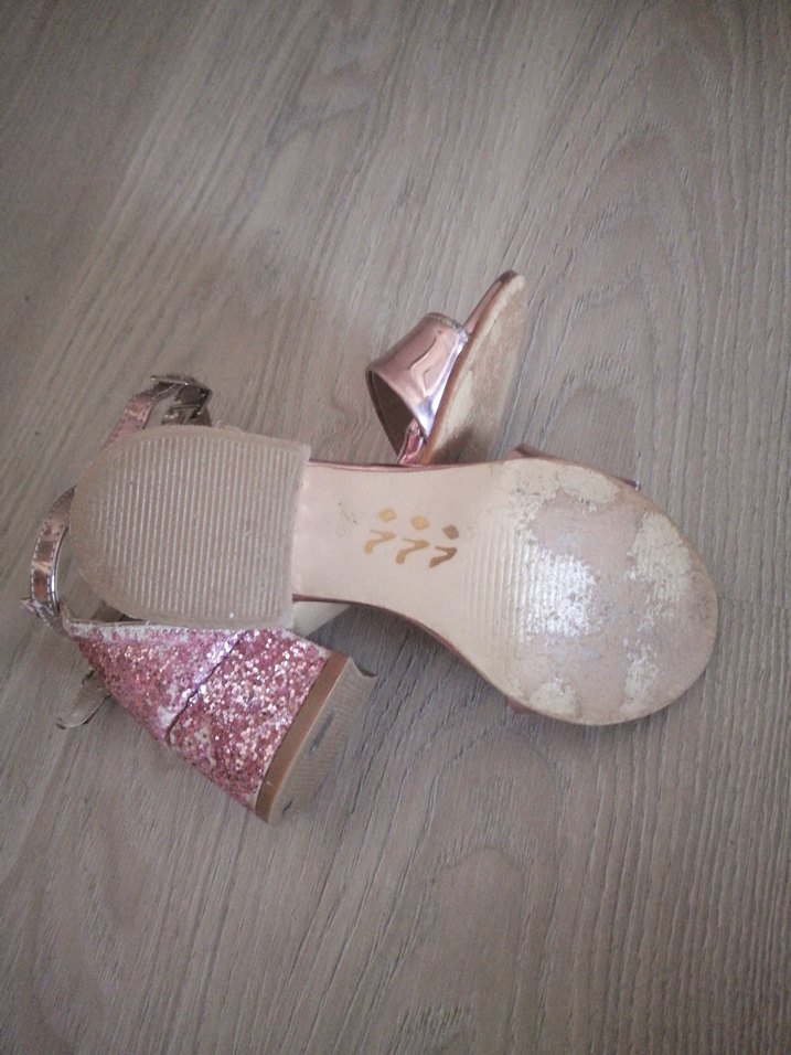 25 NUMARA SİMLİ TOPUKLU AYAKKABI - Görsel 3