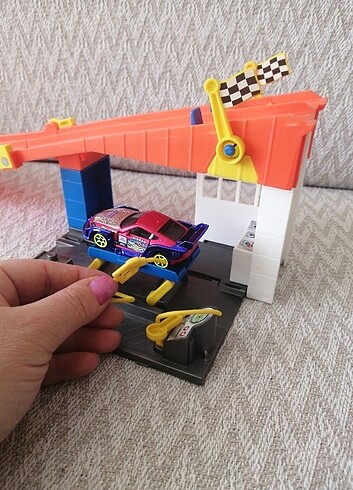 Hot Wheels İstasyon ve Yarış pisti - Görsel 2