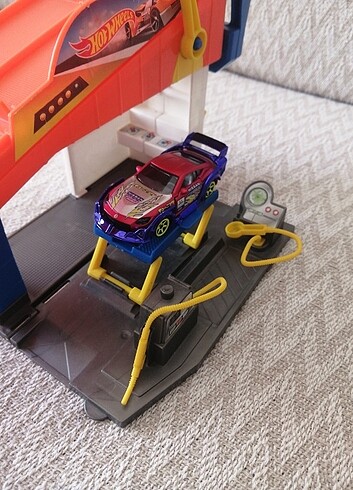 Hot Wheels İstasyon ve Yarış pisti - Görsel 5