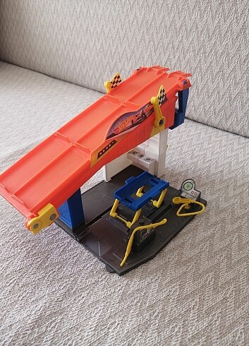 Hot Wheels İstasyon ve Yarış pisti - Görsel 7