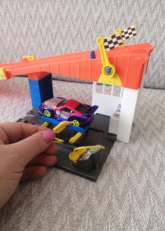 Hot Wheels İstasyon ve Yarış pisti - Görsel 2