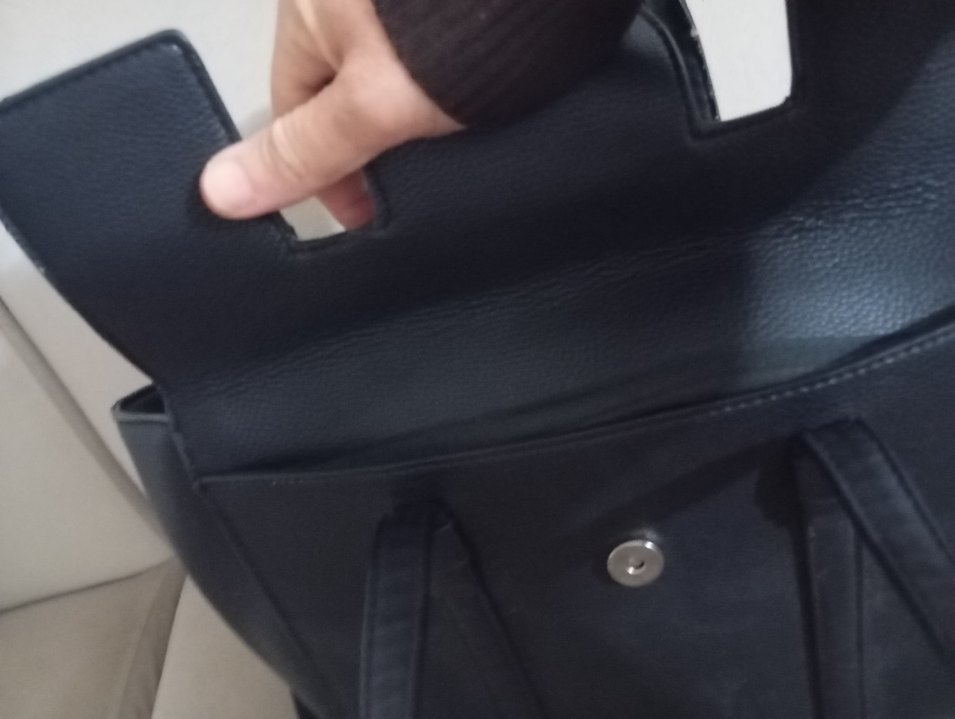 Siyah Deri Kadın Çanta Tokalı - Görsel 4