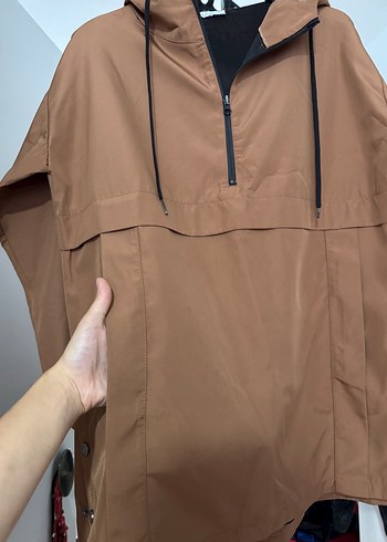 Kahverengi Kapüşonlu Rahat Kesim Yağmurluk - Görsel 3
