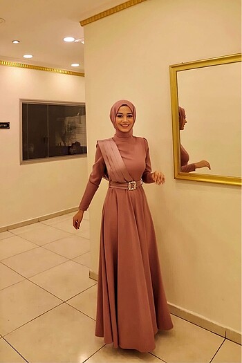 Pembe Taş Tokalı Elbise