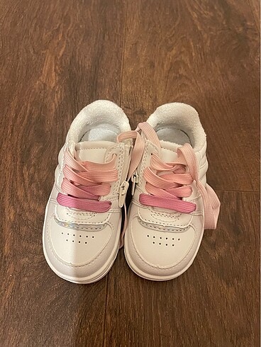 Zara bebek sneakers