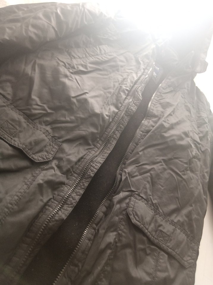 Erkek Çocuk Siyah Kapüşonlu Kaban - Görsel 2