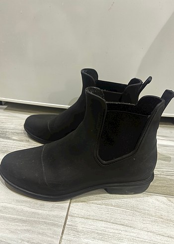 Siyah Kadın Dolgu Topuklu Kauçuk Bot - Görsel 5