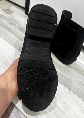 Siyah Kadın Dolgu Topuklu Kauçuk Bot - Görsel 4