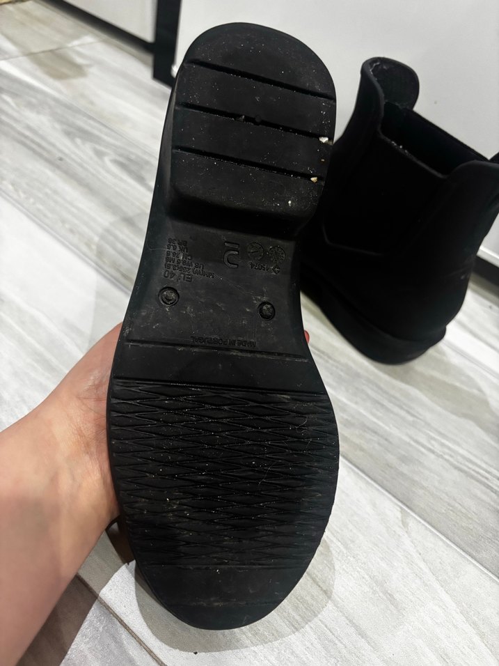 Siyah Kadın Dolgu Topuklu Kauçuk Bot - Görsel 4