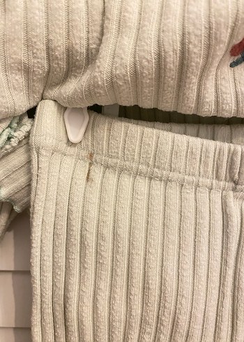 Nakışlı Beyaz Örgü Bebek Kız Takım - Görsel 2