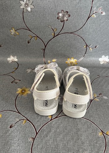 Kız Çocuk Beyaz Yılan Desenli Cırtlı Terlik - Görsel 7