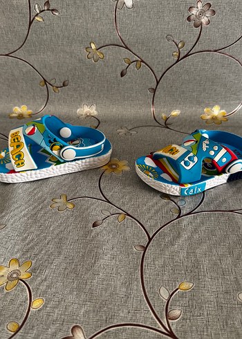 Renkli Erkek Çocuk Terlikleri Velcro - Görsel 3