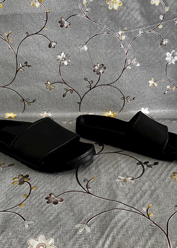 Siyah Minimalist Kadın Terlik - Görsel 4