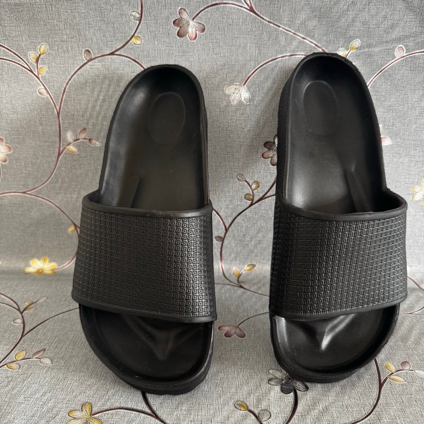 Siyah Minimalist Kadın Terlik - Görsel 3