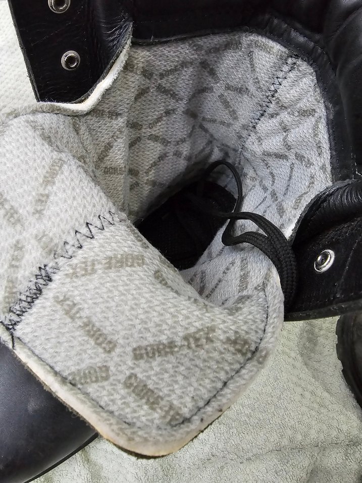 örsel GORATEX iç astar
Kışlık Siyah Kamuflaj Desenli Erkek Bot - Görsel 2