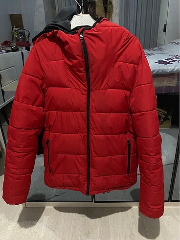 Pull&Bear kırmızı unisex şişme mont