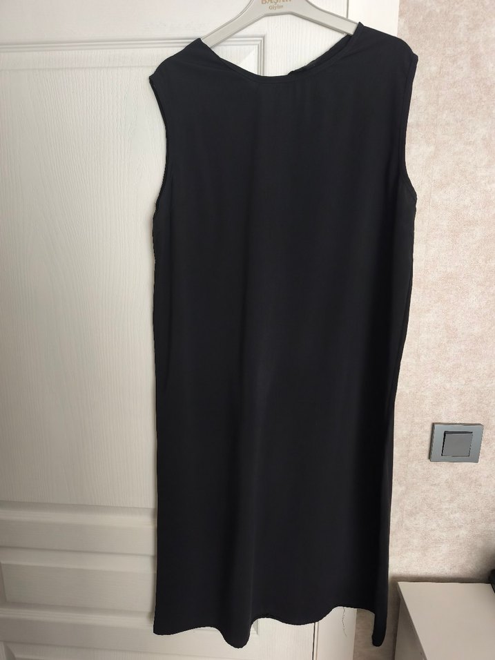 Siyah Midi Kolsuz Elbise - Görsel 2