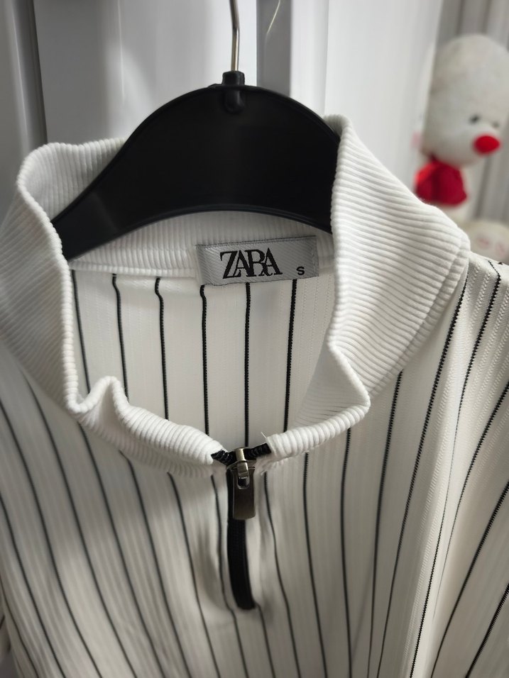 Beyaz Çizgili Yarım Fermuarlı Erkek Tişört - Görsel 3