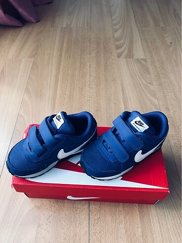 Nike spor ayakkabi