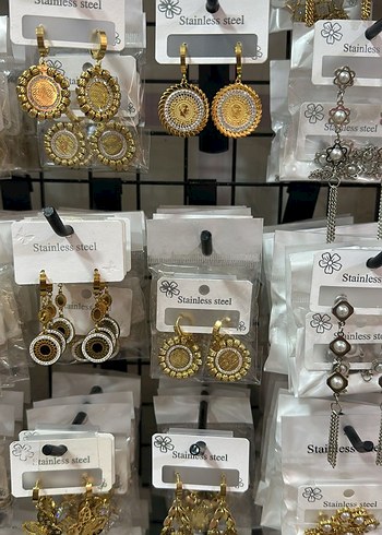 Accessorize Altın Renk Mini Payetli Bohem Küpeler