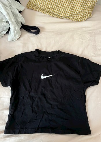 Nike üst