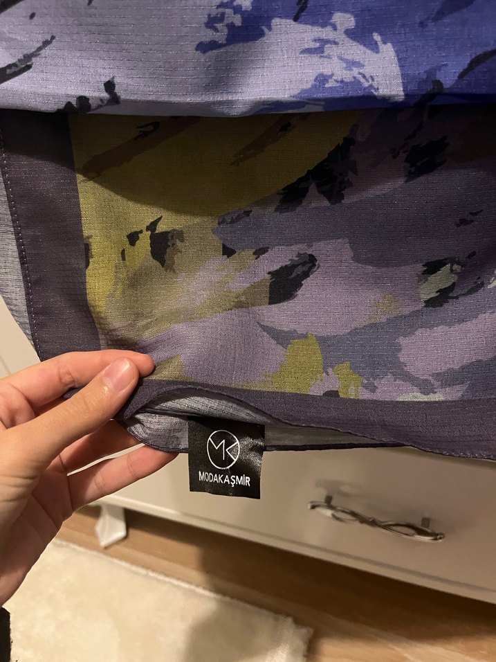 Koyu Mavi Desenli Eşarp - Görsel 5