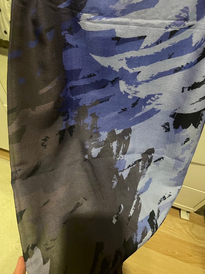 Koyu Mavi Desenli Eşarp - Görsel 3